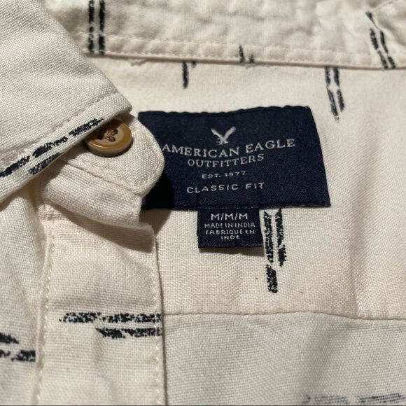 🚨 3 for $25 - AEO Off White Printed Classic Shirt - Picture 8 of 8